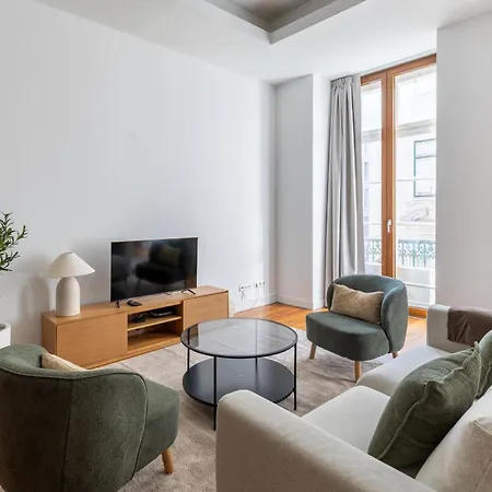 Elegant 2-bedroom In Lisbona