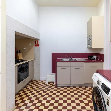 Elegant 2-bedroom In Appartamento *