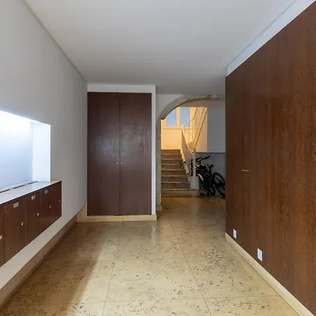 Elegant 2-bedroom In Lisbona